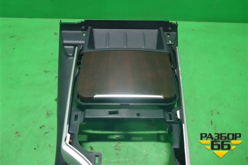 Консоль (58804KK240) для Toyota Fortuner с 2016г (Фортунер)