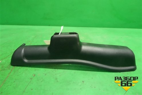 Накладка внутренняя (заднего правого сидения) (584420D040) для Toyota Yaris с 2005-2011г (Ярис)