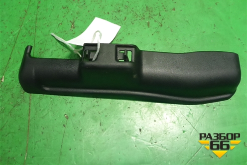 Накладка внутренняя (заднего правого сидения) (584420D040) для Toyota Yaris с 2005-2011г (Ярис)