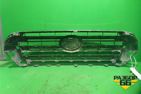 Решетка радиатора (после 2015г не под камеру) (5311460160) для Toyota Land Cruiser (200) с 2008г (Ленд Крузер)