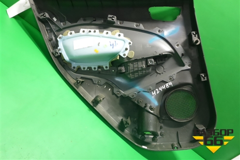 Обшивка двери задней правой под электрику (CN15A27406A) для Ford EcoSport с 2014г (Экоспорт)