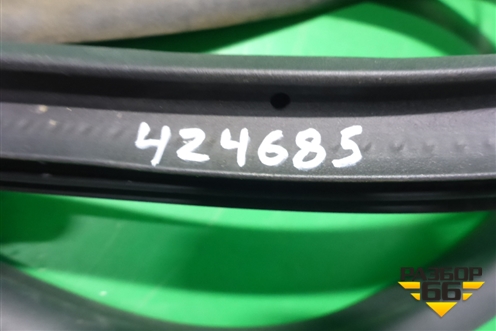Уплотнитель двери передней правой (DN15N20724) для Ford EcoSport с 2014г (Экоспорт)