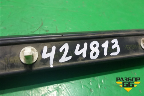 Уплотнитель капота (CN1516B990AD) для Ford EcoSport с 2014г (Экоспорт)