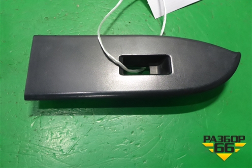 Накладка двери задней левой (на кнопку стеклоподъемника) (8374765J05) для Suzuki Grand Vitara с 2006г (Гранд Витара)