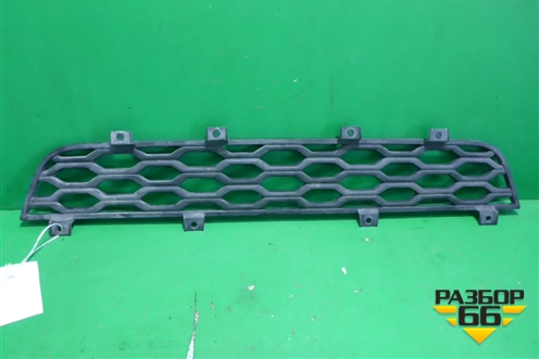 Решетка в бампер центральная  (82333752) для Volvo TRUCK FMX с 2010г (ФМХ)