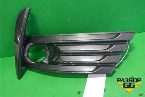 Накладка ПТФ правая (после 2015г) (8148102630) для Toyota Corolla (E18) с 2012-2019г (Королла 180)