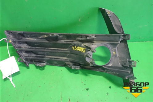 Накладка ПТФ правая (после 2015г) (8148102630) для Toyota Corolla (E18) с 2012-2019г (Королла 180)
