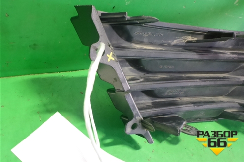 Накладка ПТФ правая (после 2015г) (8148102630) для Toyota Corolla (E18) с 2012-2019г (Королла 180)