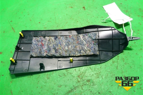 Накладка внутренняя (консоли правая) (5881702190) для Toyota Corolla (E18) с 2012-2019г (Королла 180)