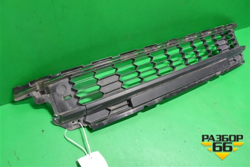 Решетка в передний бампер центральная (565853677) для Skoda Kodiaq с 2017г (Кодиак)