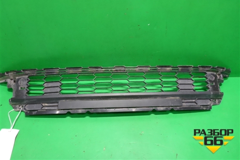 Решетка в передний бампер центральная (565853677) для Skoda Kodiaq с 2017г (Кодиак)