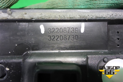 Накладка двери передней правой (32208739) для Volvo XC60 с 2017г (ХС60)