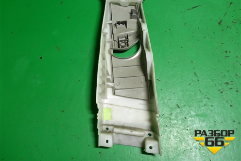 Обшивка стойки центральная верхняя правая (6241105030) для Toyota Avensis с 2003-2009г (Авенсис)