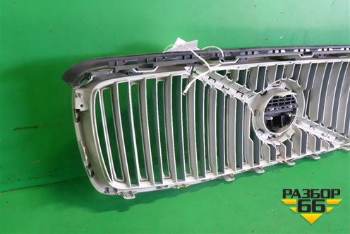 Решетка радиатора (под камеру) (31425935) для Volvo XC90 с 2015г (ХС90)