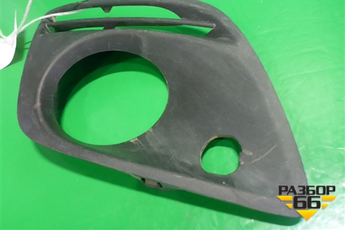 Накладка ПТФ правая (до 2013г под парктроник) (30763418) для Volvo XC60 с 2008-2017г (ХС60)