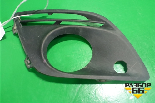 Накладка ПТФ правая (до 2013г под парктроник) (30763418) для Volvo XC60 с 2008-2017г (ХС60)