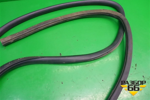 Уплотнитель двери (передней правой) для Ford Focus 1 с 1998-2004г (Фокус)