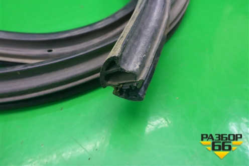 Уплотнитель двери (задней левой) для Ford Focus 1 с 1998-2004г (Фокус)