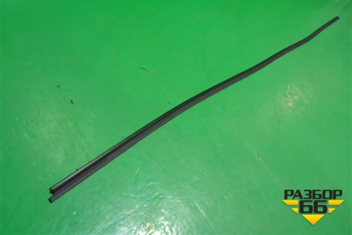 Молдинг лобового стекла (новый) (7553133150) для Toyota Camry V70 с 2017г (Камри)