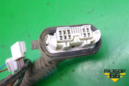 Проводка двери задней правой (8215302470) для Toyota Auris с 2006-2012г (Аурис)