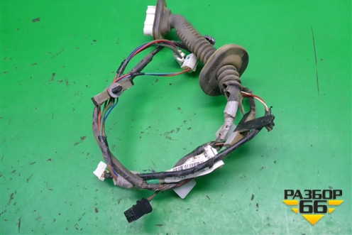 Проводка двери задней правой (8215302470) для Toyota Auris с 2006-2012г (Аурис)