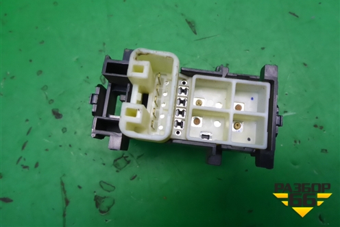 Кнопка стеклоподъёмника для Toyota Auris с 2006-2012г (Аурис)