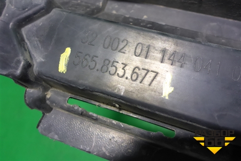 Решетка в передний бампер центральная (565853677) для Skoda Kodiaq с 2017г (Кодиак)