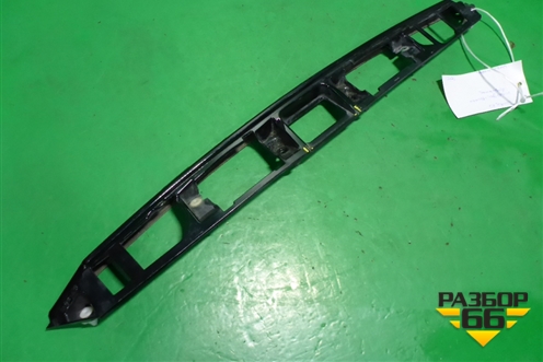 Накладка крышки багажника (7681133520) для Toyota Camry V70 с 2017г (Камри)