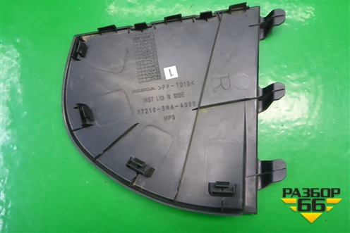 Накладка на торпедо (боковая правая) (77210SNA) для Honda Civic 4D с 2006-2012г (Цивик)