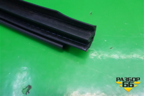 Уплотнитель двери (задней правой на кузов) для Suzuki Splash с 2008г (Сплеш)