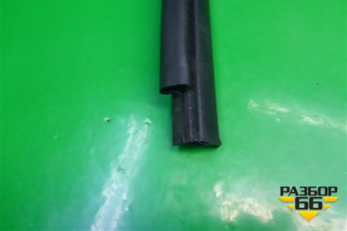 Уплотнитель двери (передней правой на кузов) для Suzuki Splash с 2008г (Сплеш)