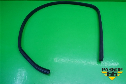 Уплотнитель двери (передней правой на кузов) для Suzuki Splash с 2008г (Сплеш)