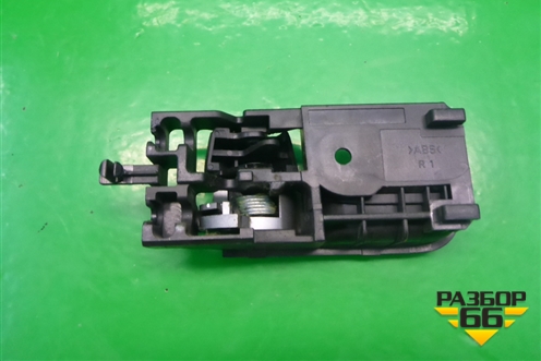 Ручка внутренняя двери передней правой для Suzuki Splash с 2008г (Сплеш)