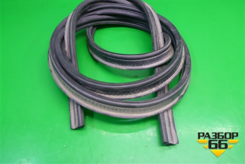 Уплотнитель багажника для Suzuki Splash с 2008г (Сплеш)