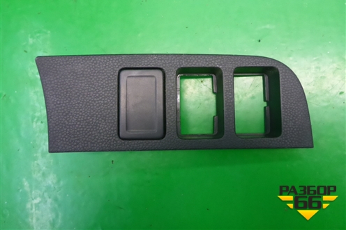 Рамка под кнопки (7383151K1) для Suzuki Splash с 2008г (Сплеш)