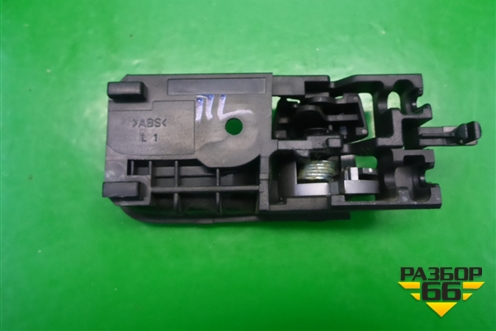 Ручка внутренняя двери передней левой для Suzuki Splash с 2008г (Сплеш)