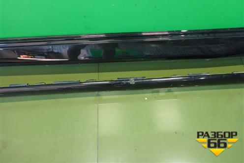 Накладка на порог наружная правая на подножку (5177360160) для Toyota Land Cruiser (200) с 2008г (Ленд Крузер)