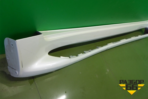 Накладка на порог наружная левая на подножку (5177460160) для Toyota Land Cruiser (200) с 2008г (Ленд Крузер)