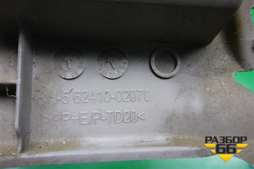 Обшивка стойки центральная верхняя правая (6241002070) для Toyota Auris с 2006-2012г (Аурис)