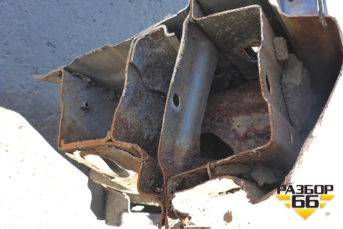 Порог со стойкой правый для Toyota Auris с 2006-2012г (Аурис)