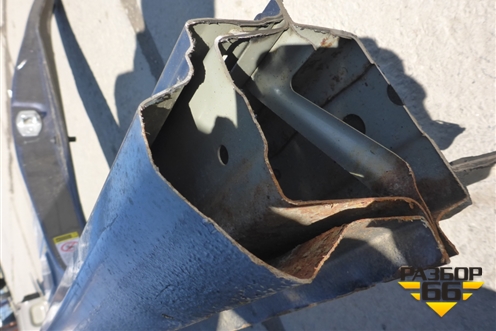 Порог со стойкой правый для Toyota Auris с 2006-2012г (Аурис)