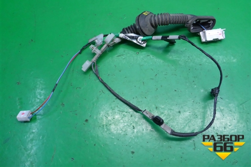 Проводка двери задней правой (мех.стеклоподъёмник) (8215302420) для Toyota Auris с 2006-2012г (Аурис)