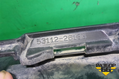 Решетка в передний бампер центральная (5311226130) для Toyota Hi Ace с 2019г