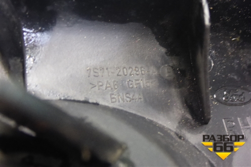 Накладка двери передней правой уголок (7S7120296AEW) для Ford Mondeo 4 с 2006-2014г (Мондео)