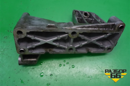 Кронштейн двигателя левый  (504050582) для Iveco Daily с 2006-2011г (Дейли)