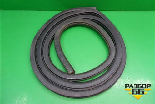 Уплотнитель двери передней правой для Ford Focus 1 с 1998-2004г (Фокус)