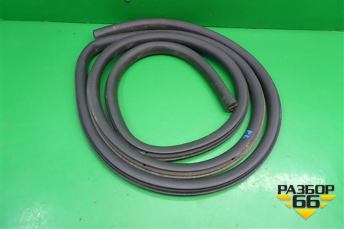 Уплотнитель двери передней правой для Ford Focus 1 с 1998-2004г (Фокус)