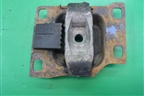Опора КПП левая (АКПП 2.0л) (3S417M121AA) для Ford Focus 1 с 1998-2004г (Фокус)