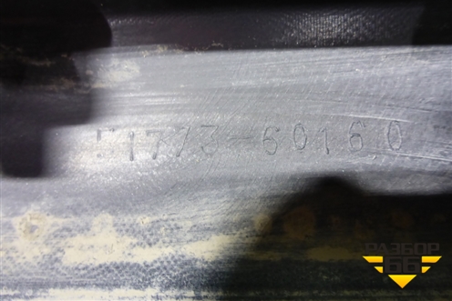 Накладка на порог наружная правая на подножку (5177360160) для Toyota Land Cruiser (200) с 2008г (Ленд Крузер)