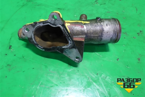 Фланец двигателя системы охлаждения (5.2л 4HK1) для Isuzu ELF (N-series) с 2006-2014г (Эльф)